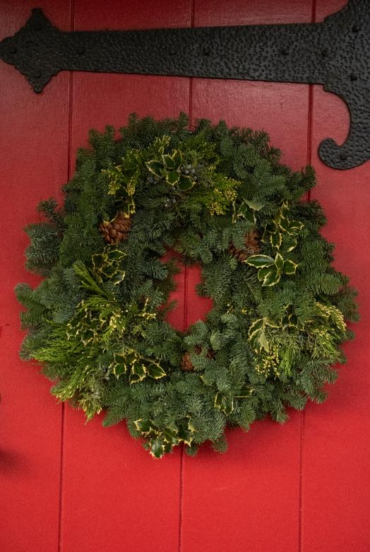 Christmas Wreath Mixed Victorian English Holly