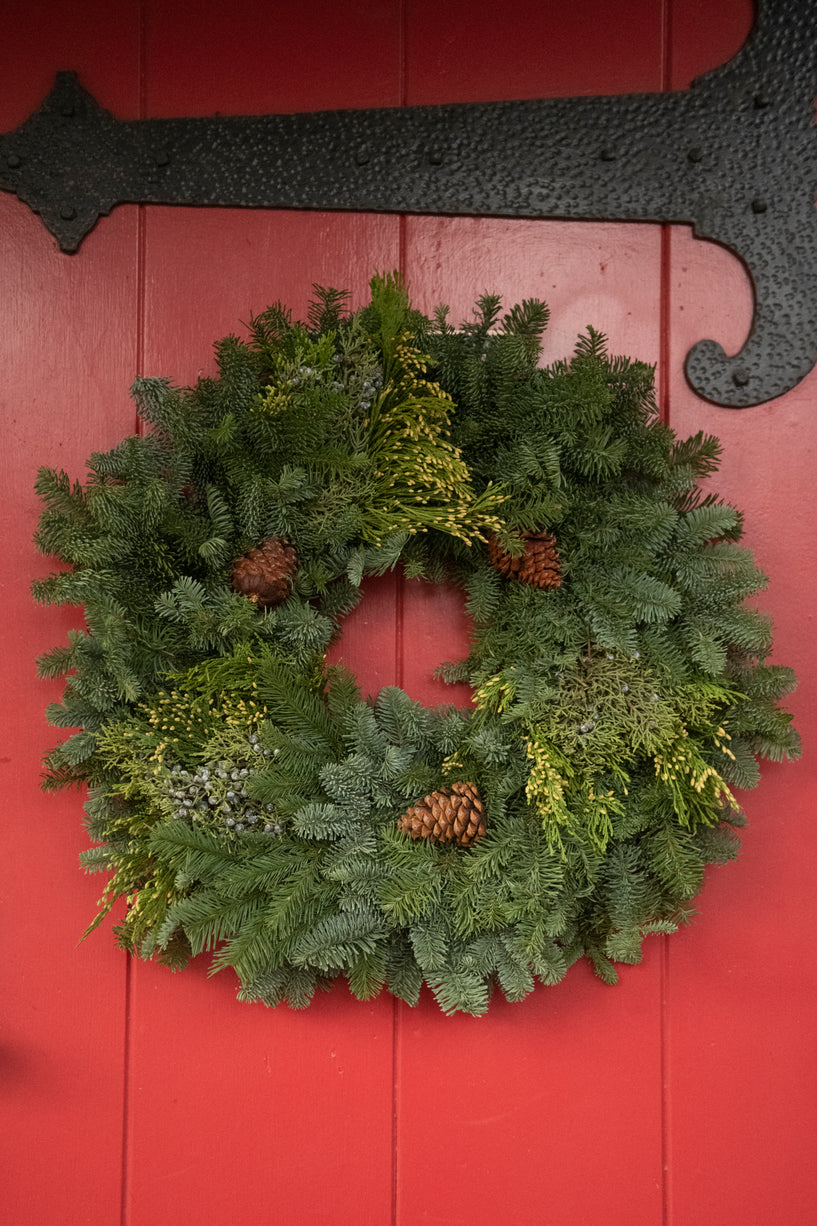 Christmas Wreath With Pinecones